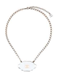 короткое ожерелье с подвеской-логотипом Chanel Vintage