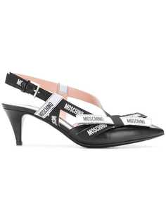 pointed pumps Moschino