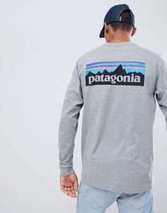 Серый лонгслив с логотипом Patagonia P-6 Responsibili-Tee - Серый