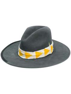 шляпа с широкими полями и золотистой лентой Nick Fouquet