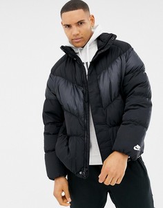 Черная пуховая куртка с шевронной вставкой Nike 928893-010 - Черный