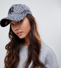 Кепка с леопардовым принтом New Era 9Forty - Серый