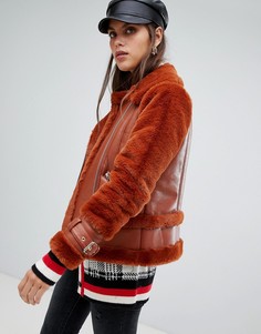 Куртка цвета ржавчины с отделкой искусственной овечьей шерстью River Island - Коричневый