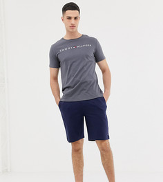 Пижамный комплект с серой футболкой с круглым вырезом и темно-синими шортами Tommy Hilfiger - Серый