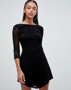 Платье с длинными рукавами и леопардовым принтом Bershka - Черный