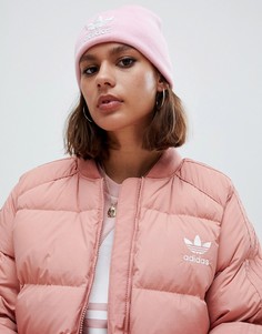 Розовая шапка-бини с вышитым логотипом adidas Originals - Розовый