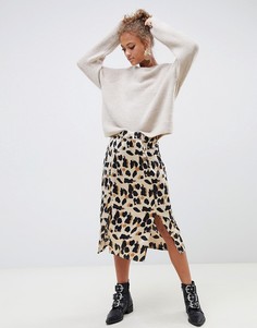 Атласная юбка миди с леопардовым принтом и разрезами Influence - Коричневый