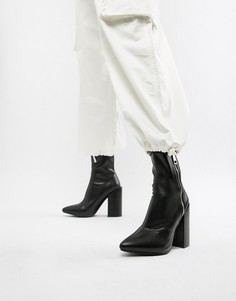Черные полусапожки на блочном каблуке с эффектом носка Public Desire Renzo - Черный