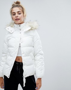 Белая дутая куртка с меховой отделкой на капюшоне Bershka - Белый