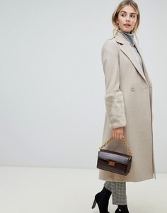Пальто с запахом и искусственным мехом на манжетах Fashion Union - Бежевый
