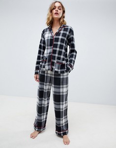 Подарочный набор из флисовой пижамы в клетку с разрезами на лацканах и длинными рукавами DKNY - Черный