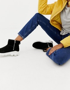 Черные ботинки на плоской подошве Ugg - Черный