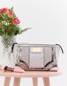 Серая косметичка со змеиной вставкой River Island - Бежевый