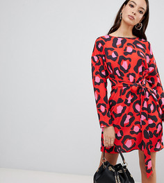Красное платье мини с леопардовым принтом и поясом PrettyLittleThing - Мульти
