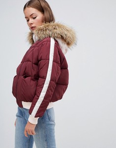 Бордовая дутая куртка с полосками Boohoo - Красный