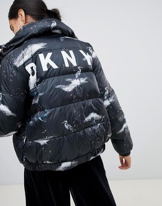 Дутая куртка с принтом и логотипом DKNY - Черный