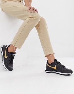 Черные кроссовки с золотистыми вставками Nike - Черный