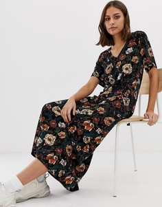 Темное платье миди с цветочным принтом Pull&Bear - Черный Pull&;Bear