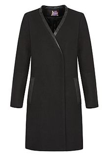 Лаконичное пальто с отделкой из эко кожи Neohit