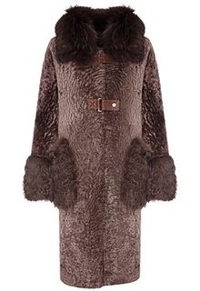 Шуба из овчины с отделкой овчиной калган и мехом енота Virtuale Fur Collection