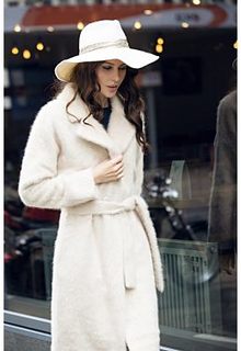 Пальто-халат из ангоры с поясом La Reine Blanche