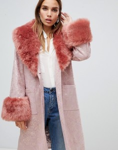 Розовое oversize-пальто с цветочным узором с эффектом металлик и отделкой искусственным мехом Dolly & Delicious - Розовый