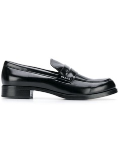 Prada лоферы кожаные с логотипом