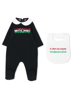Moschino Kids комплект из пижамы и нагрудника