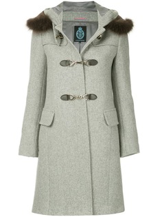 Guild Prime двубортное пальто с капюшоном с меховой оторочкой