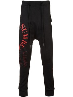 11 By Boris Bidjan Saberi брюки с заниженным шаговым швом и логотипом