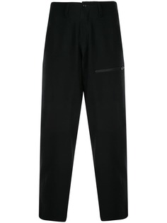 Yohji Yamamoto суженные книзу брюки с карманом на молнии