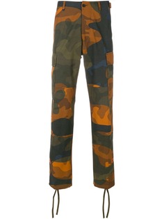 Heron Preston брюки-карго с камуфляжным рисунком