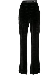 T By Alexander Wang брюки клеш с монограммой