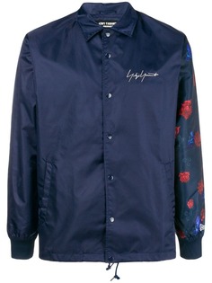 Yohji Yamamoto куртка-бомбер с рукавом с цветочным принтом