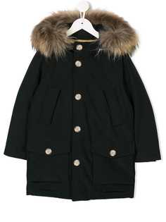 Woolrich Kids парка с оторочкой мехом енота