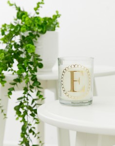 Свеча с принтом буквы E и ароматом клементина и зеленого чая Candlelight - Белый