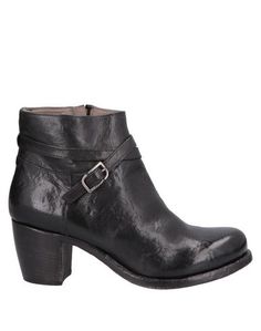 Полусапоги и высокие ботинки Corvari