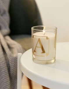 Свеча с ароматом мимозы и принтом буквы A Candlelight - Белый