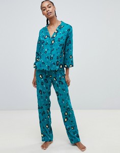 Классическая пижама с брюками из 100% модала с леопардовым принтом ASOS DESIGN - Зеленый