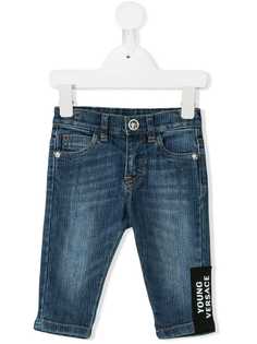 Young Versace джинсы с нашивкой логотипа