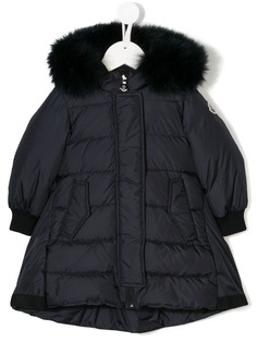 Moncler Kids пуховик с меховой отделкой на капюшоне