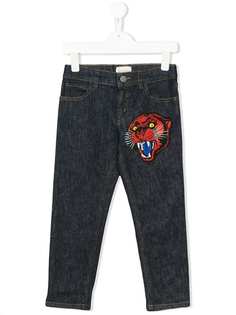 Gucci Kids джинсы с заплаткой в виде тигра