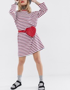 Красная бархатная сумка на пояс в форме сердца Monki Valentines - Красный