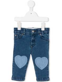 Stella Mccartney Kids джинсы с нашивками сердец