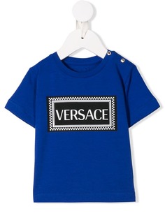 Young Versace футболка с нашивкой-логотипом
