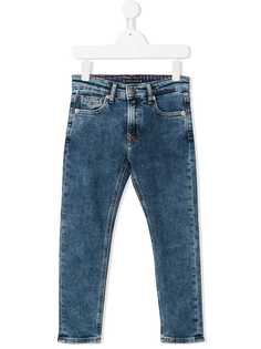 Tommy Hilfiger Junior выбеленные джинсы