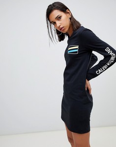 Платье-футболка с длинными рукавами и логотипом Calvin Klein Jeans - Черный