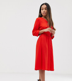 Платье миди с V-образным вырезом и эластичным поясом Y.A.S Petite - Красный