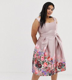 Платье миди с квадратным вырезом и цветочным принтом Chi Chi London Plus - Мульти