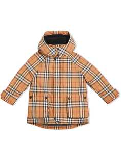 Burberry Kids пуховик в клетку Vintage Check с капюшоном